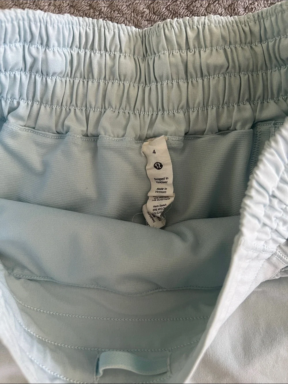 Lululemon Athletica Pastel Baby Blue Mid Rise Lined Hotty Hot Shorts Size 4